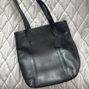 Vintage COACH Leather Shoulder Bag
